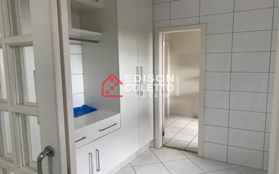 Apartamento à venda com 3 quartos, 169m² - Foto 17