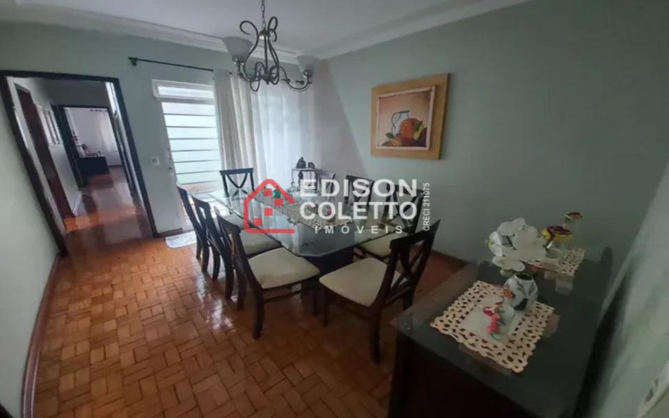 Casa à venda com 3 quartos, 141m² - Foto 2