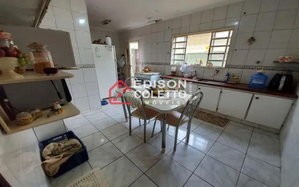 Casa à venda com 3 quartos, 141m² - Foto 14