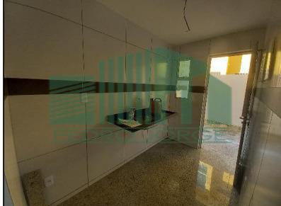 Casa à venda com 3 quartos, 80m² - Foto 3