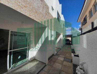 Casa à venda com 3 quartos, 80m² - Foto 2