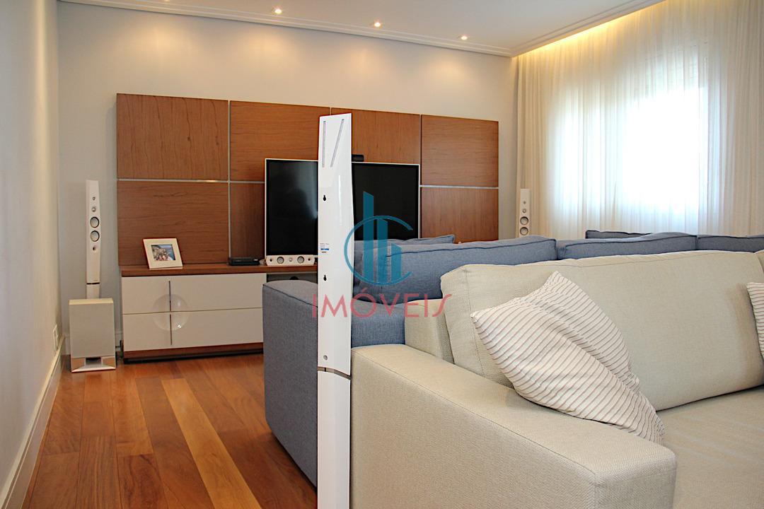 Apartamento à venda com 3 quartos, 181m² - Foto 2