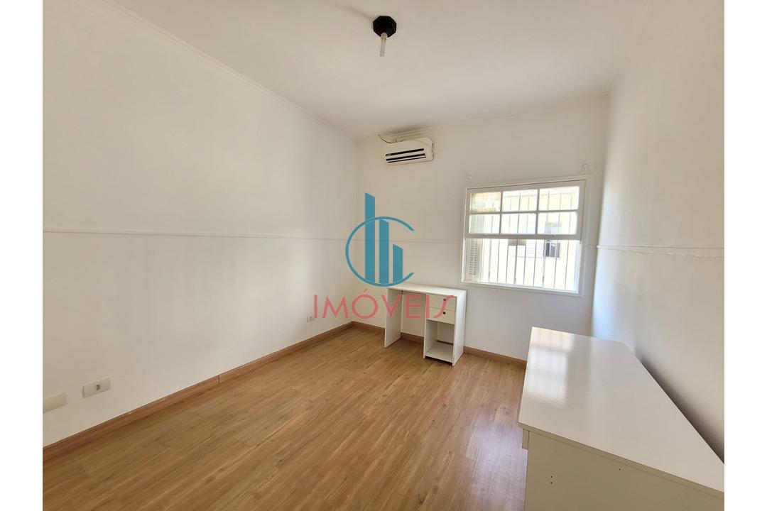 Casa à venda com 4 quartos, 164m² - Foto 1