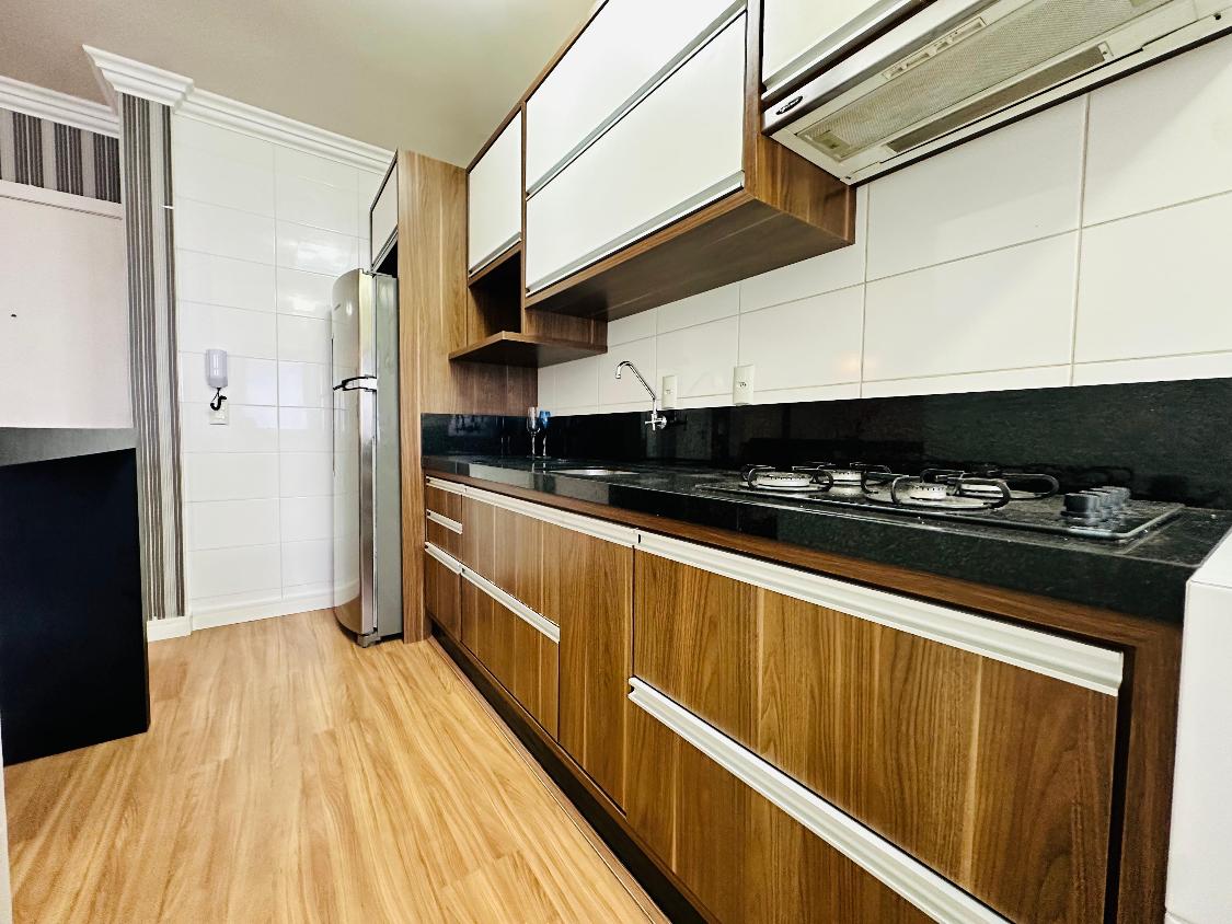 Apartamento à venda com 2 quartos, 70m² - Foto 7