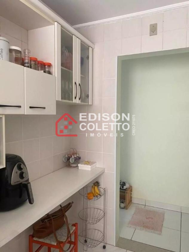 Apartamento à venda com 3 quartos, 75m² - Foto 17