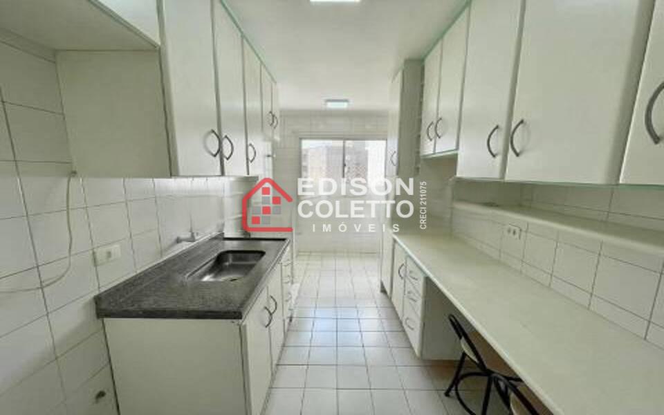 Apartamento à venda com 3 quartos, 75m² - Foto 13