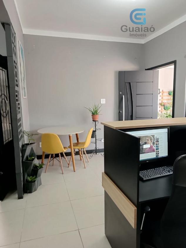 Casa à venda com 2 quartos, 70m² - Foto 2