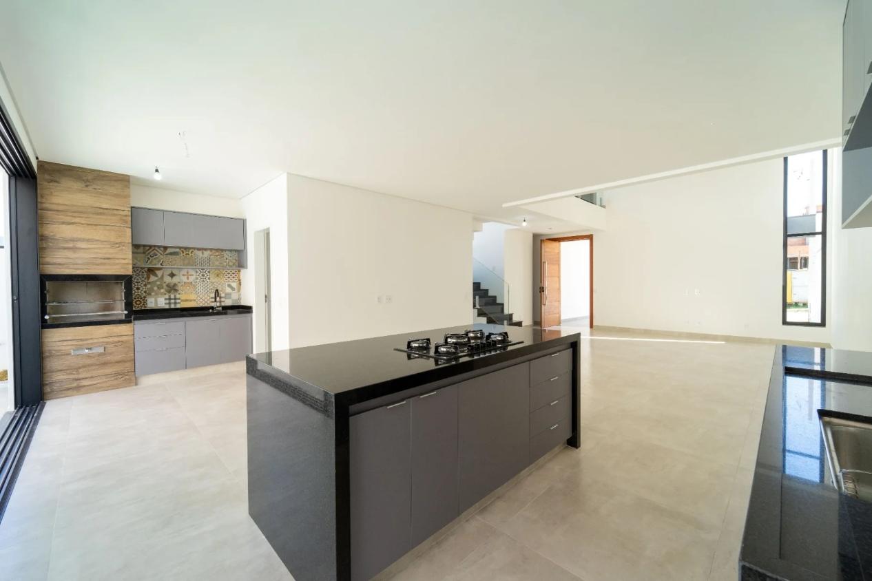 Casa à venda com 3 quartos, 215m² - Foto 7