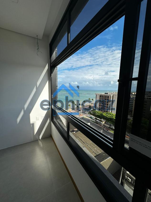 Apartamento à venda com 4 quartos, 207m² - Foto 2