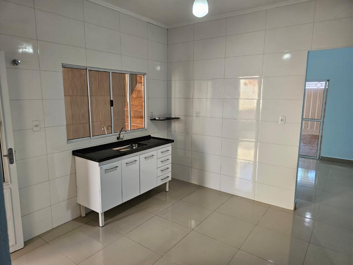 Casa à venda com 2 quartos, 80m² - Foto 3