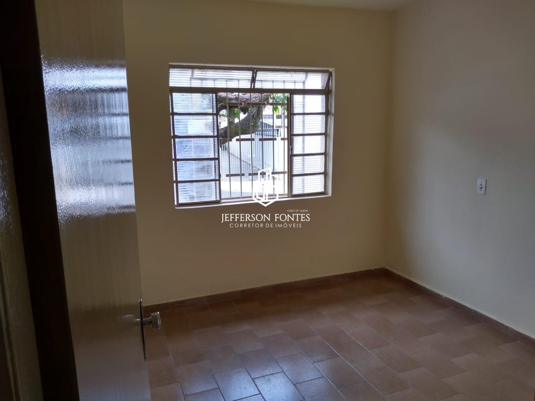 Casa à venda com 2 quartos, 90m² - Foto 2