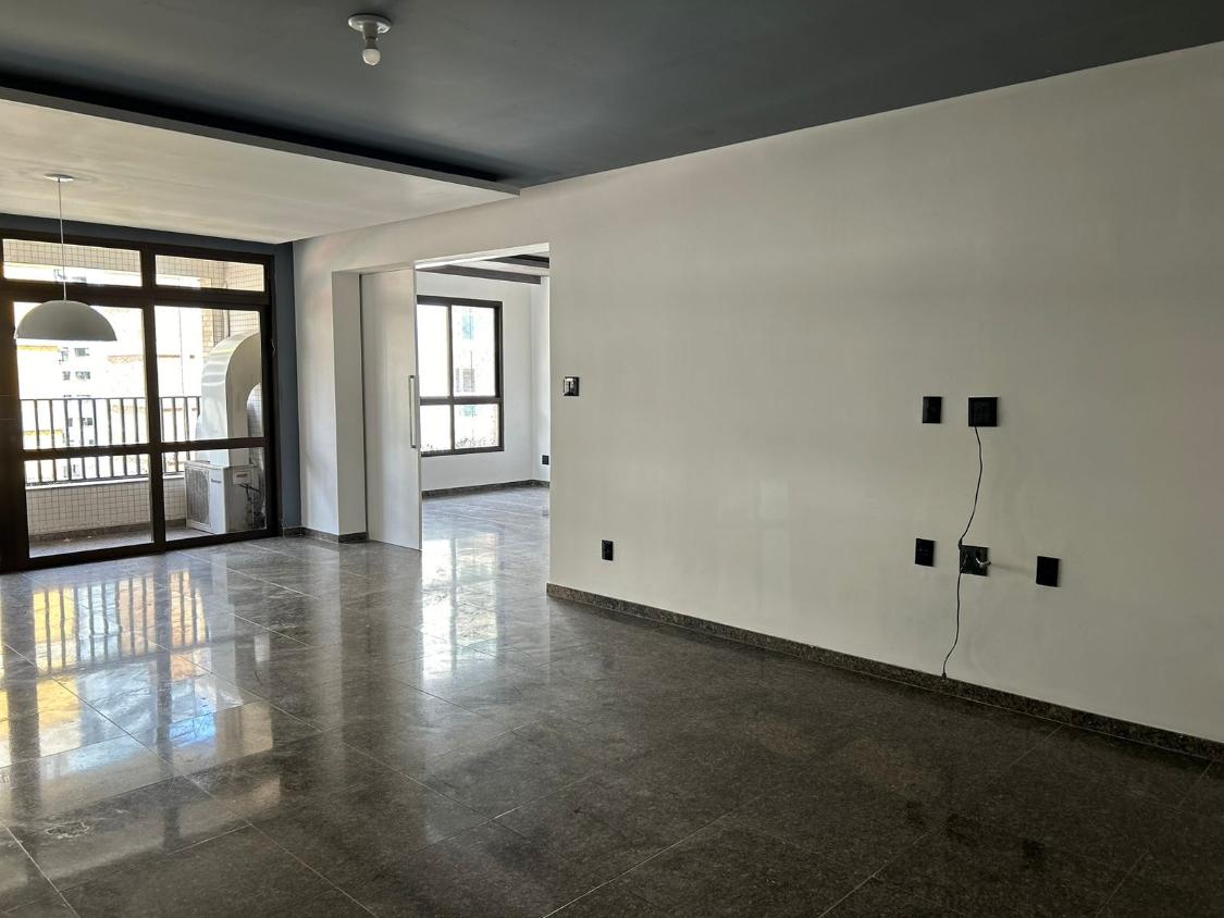 Apartamento à venda com 5 quartos, 250m² - Foto 1