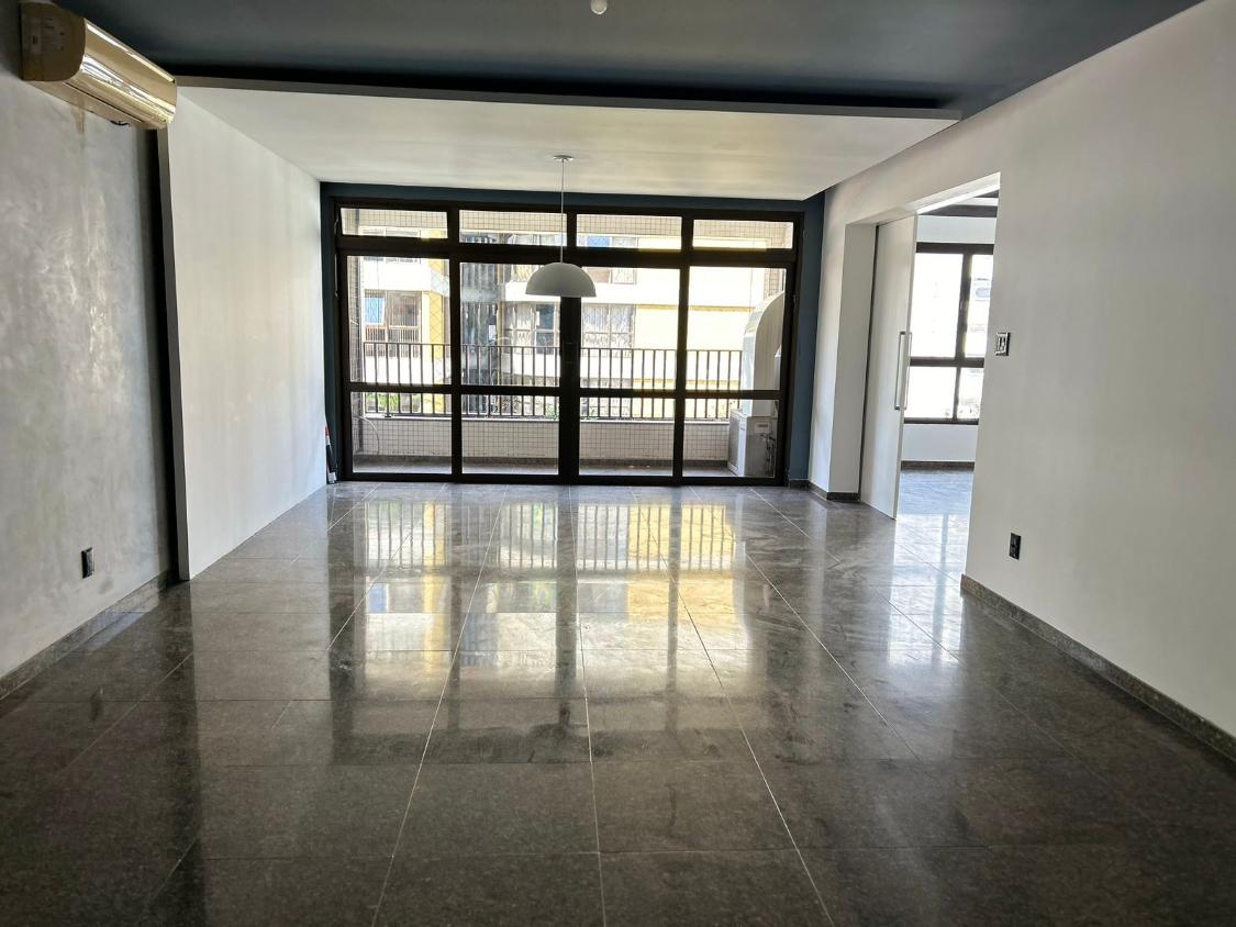 Apartamento à venda com 5 quartos, 250m² - Foto 2