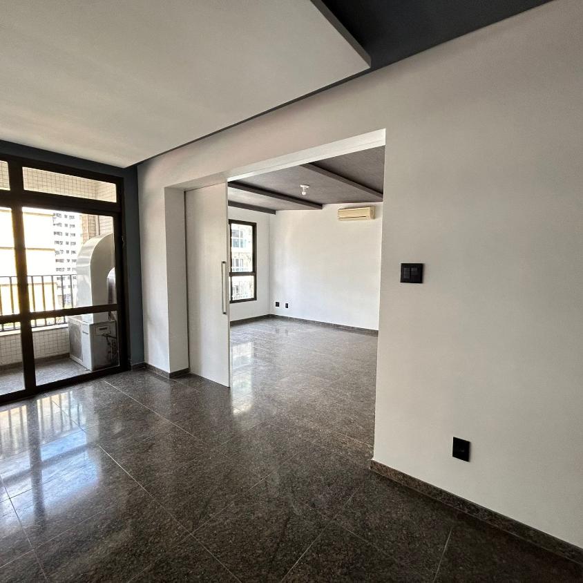 Apartamento à venda com 5 quartos, 250m² - Foto 8