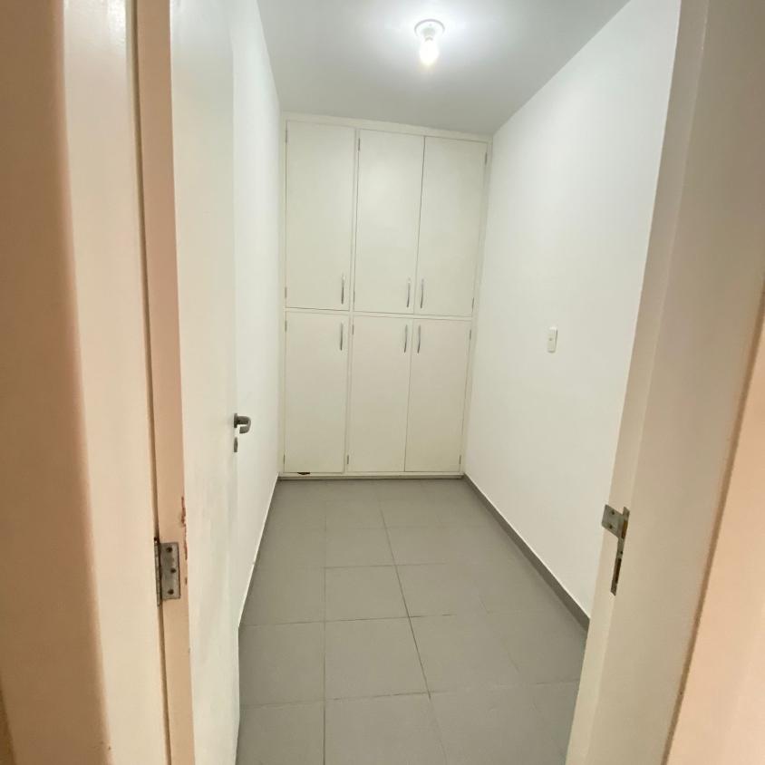 Apartamento à venda com 5 quartos, 250m² - Foto 18