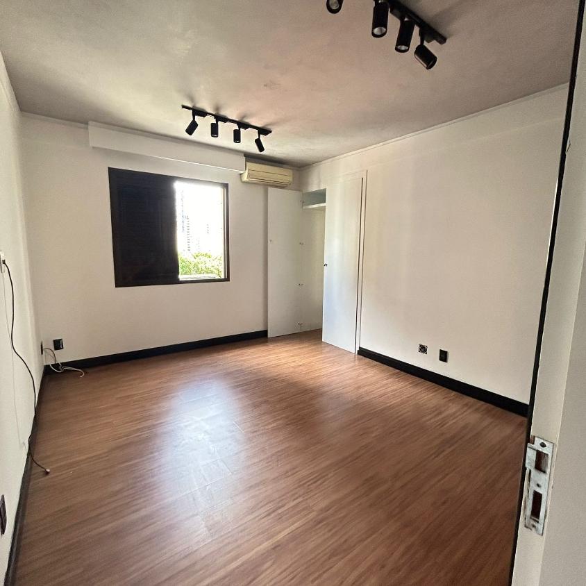 Apartamento à venda com 5 quartos, 250m² - Foto 19