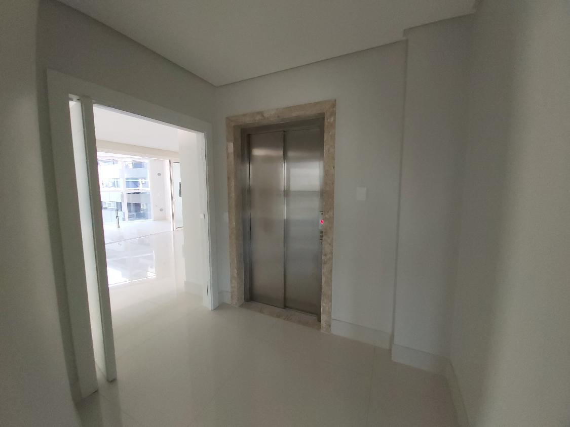 Apartamento à venda com 4 quartos, 349m² - Foto 50