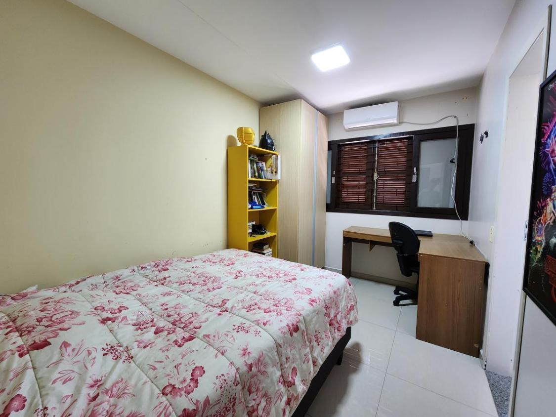 Casa à venda com 4 quartos, 260m² - Foto 14