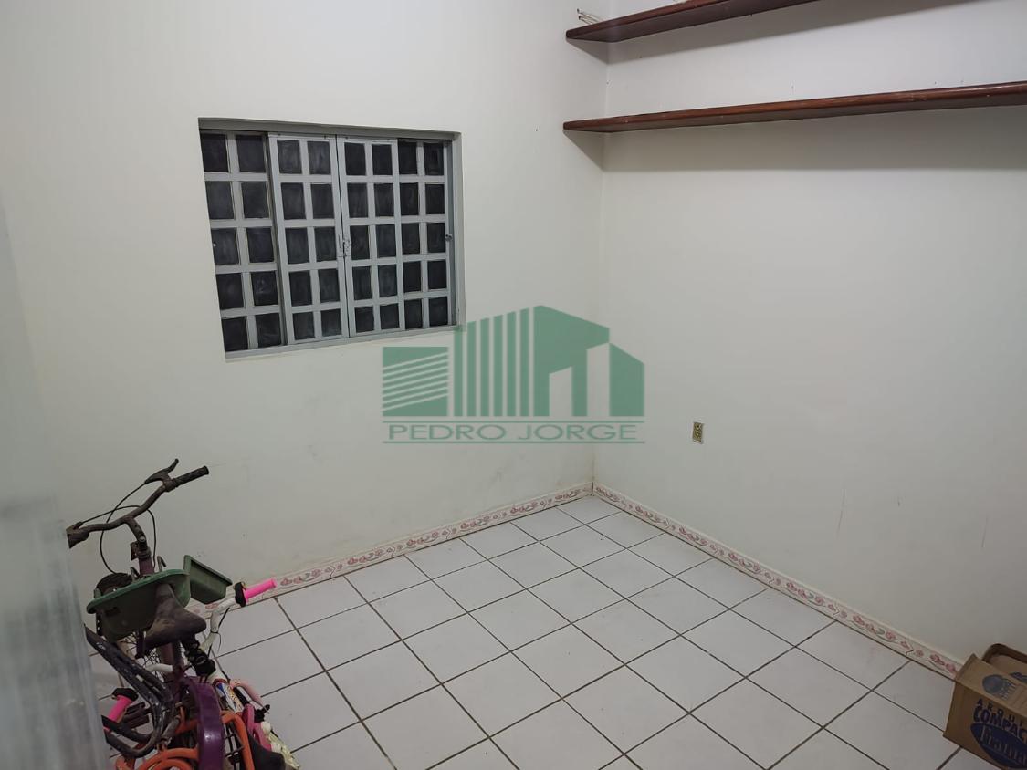 Casa para alugar com 4 quartos, 200m² - Foto 4