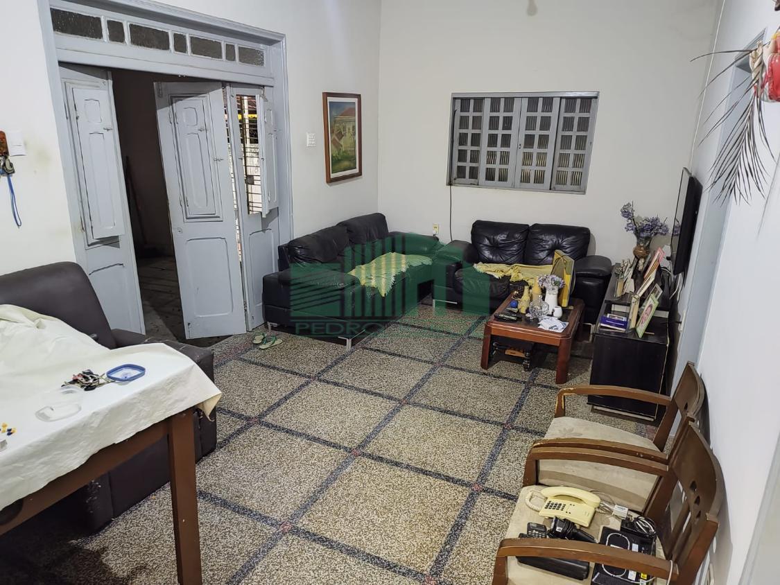 Casa para alugar com 4 quartos, 200m² - Foto 1