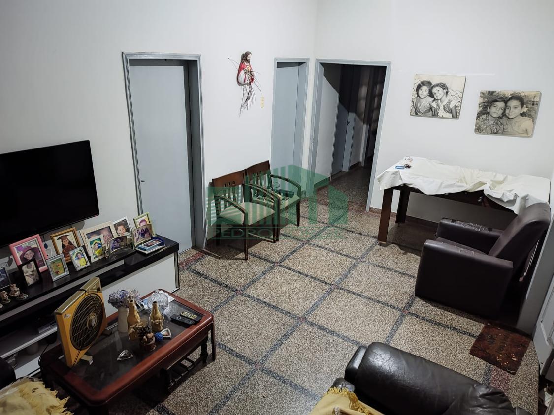 Casa para alugar com 4 quartos, 200m² - Foto 2