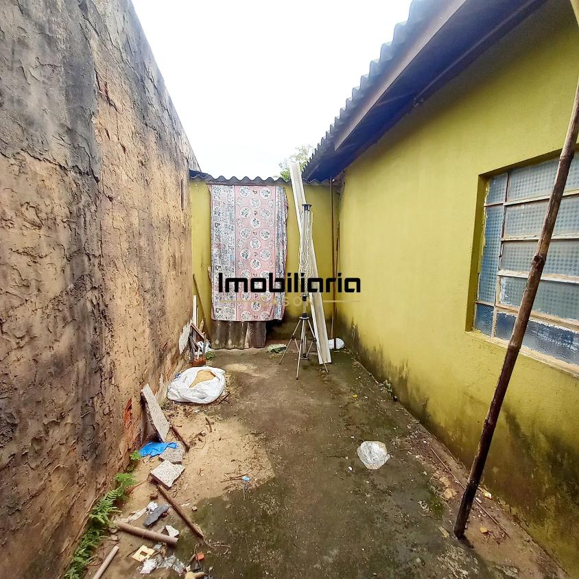 Casa à venda com 2 quartos, 300m² - Foto 13