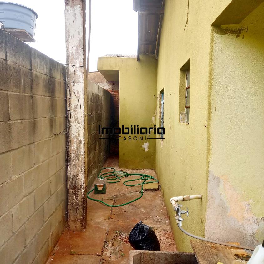 Casa à venda com 2 quartos, 300m² - Foto 14