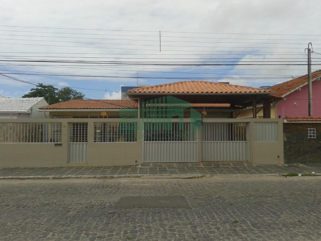 Casa à venda com 4 quartos, 230m² - Foto 1