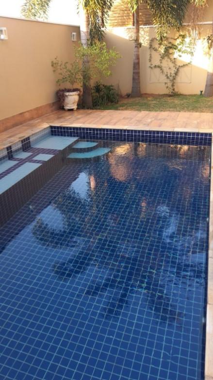 Casa de Condomínio à venda com 3 quartos, 360m² - Foto 1