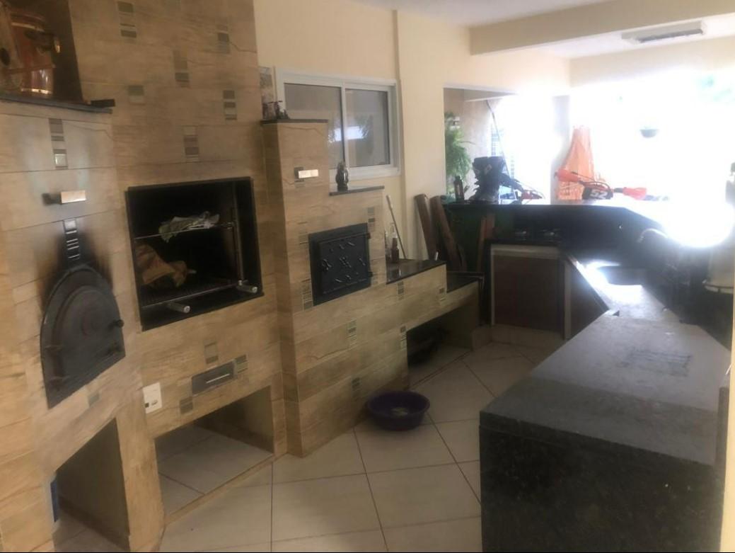 Casa de Condomínio à venda com 3 quartos, 360m² - Foto 2