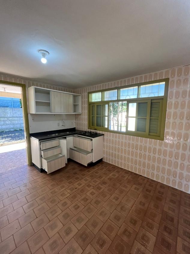 Casa à venda com 4 quartos, 190m² - Foto 4