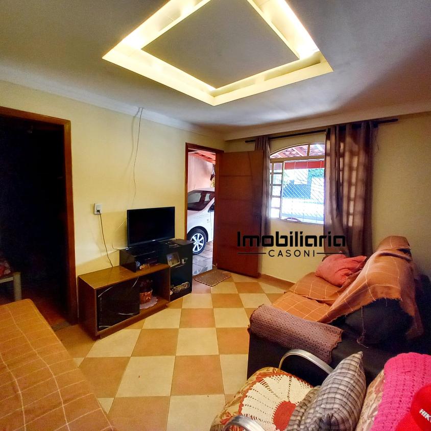 Casa à venda com 3 quartos, 300m² - Foto 2