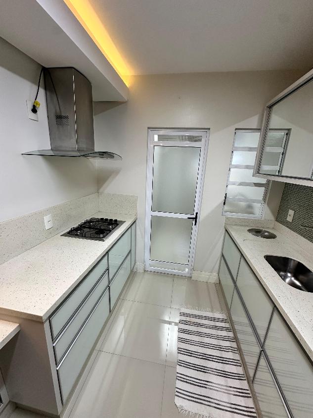 Apartamento à venda com 3 quartos, 97m² - Foto 2