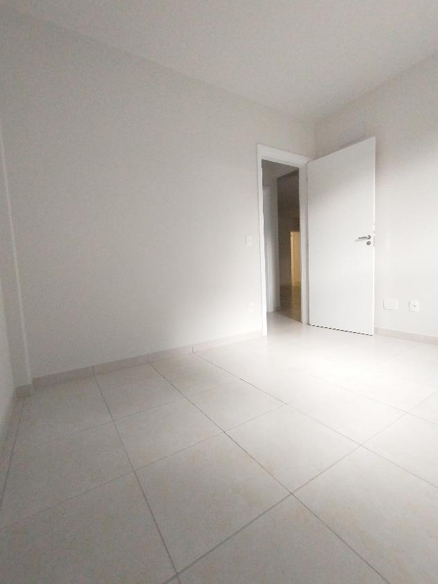 Apartamento à venda com 2 quartos, 69m² - Foto 32