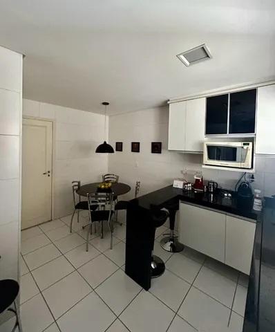 Apartamento à venda com 3 quartos, 157m² - Foto 11