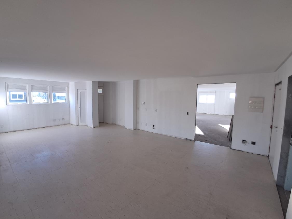 Apartamento à venda com 3 quartos, 240m² - Foto 9