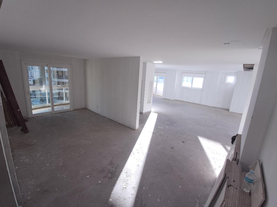 Apartamento à venda com 3 quartos, 240m² - Foto 10