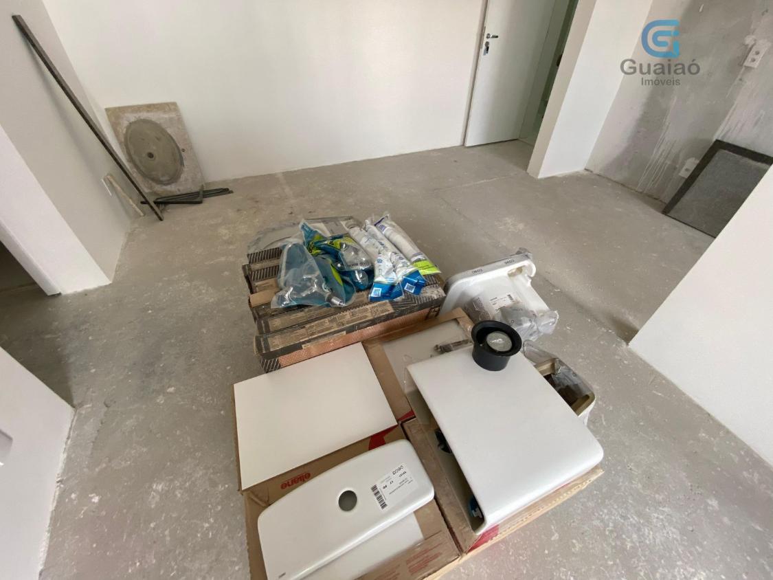 Apartamento à venda com 2 quartos, 62m² - Foto 3