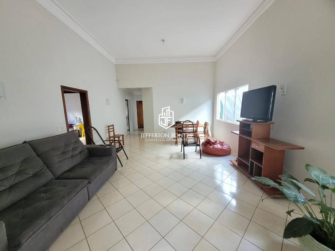 Casa à venda com 3 quartos, 180m² - Foto 2