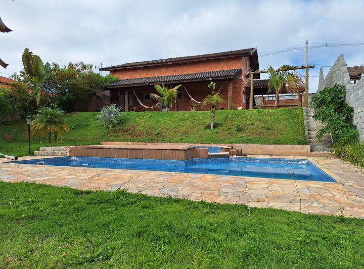 Fazenda à venda com 3 quartos, 950m² - Foto 1