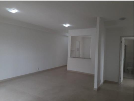 Apartamento à venda com 3 quartos, 83m² - Foto 1