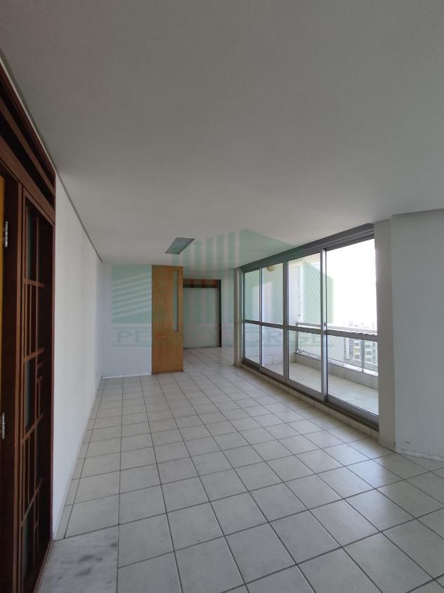 Apartamento à venda com 3 quartos, 201m² - Foto 3