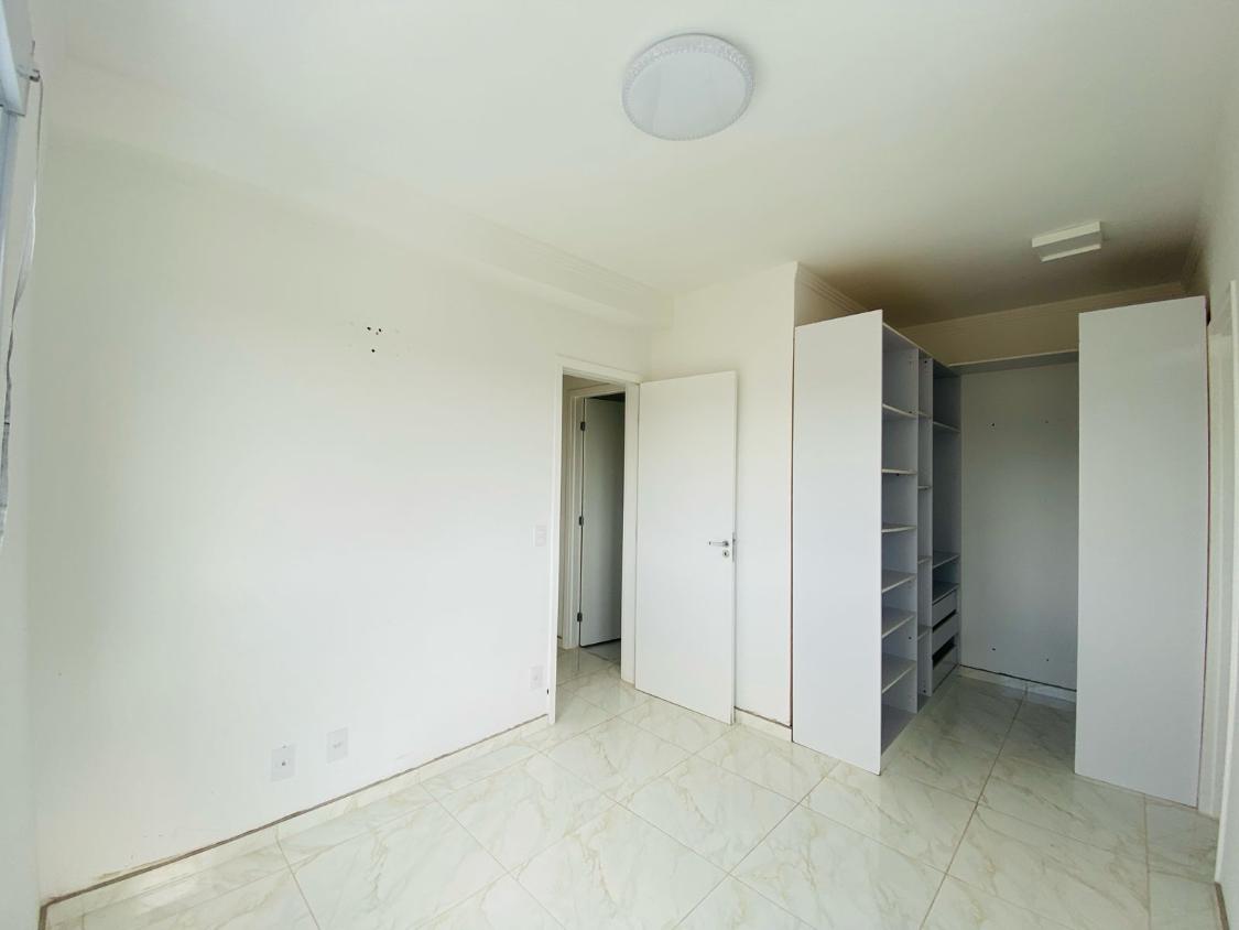 Apartamento à venda com 2 quartos, 67m² - Foto 3