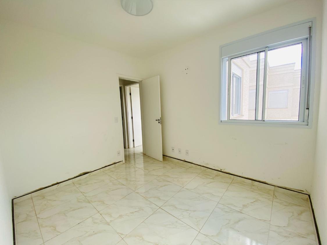 Apartamento à venda com 2 quartos, 67m² - Foto 4