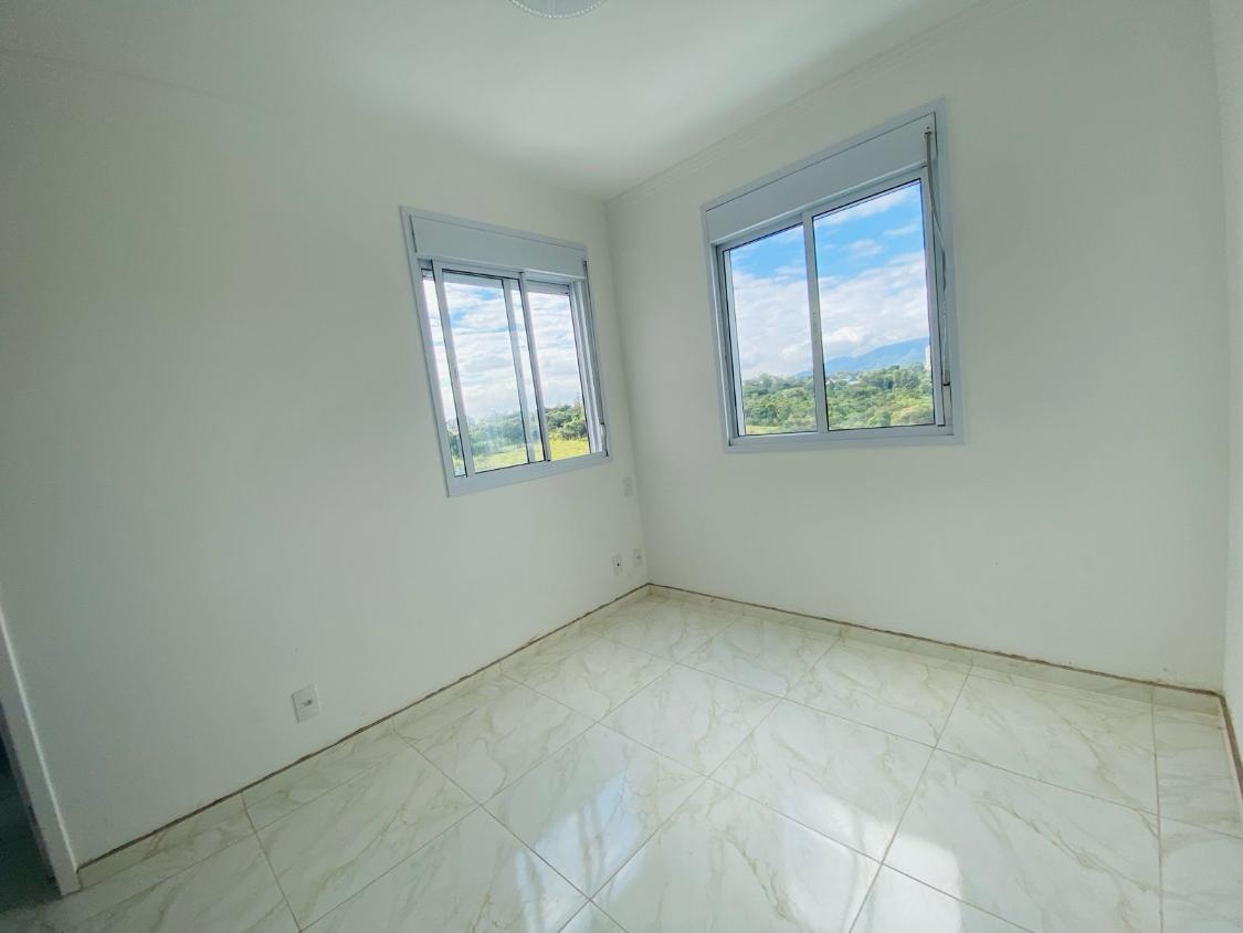 Apartamento à venda com 2 quartos, 67m² - Foto 5