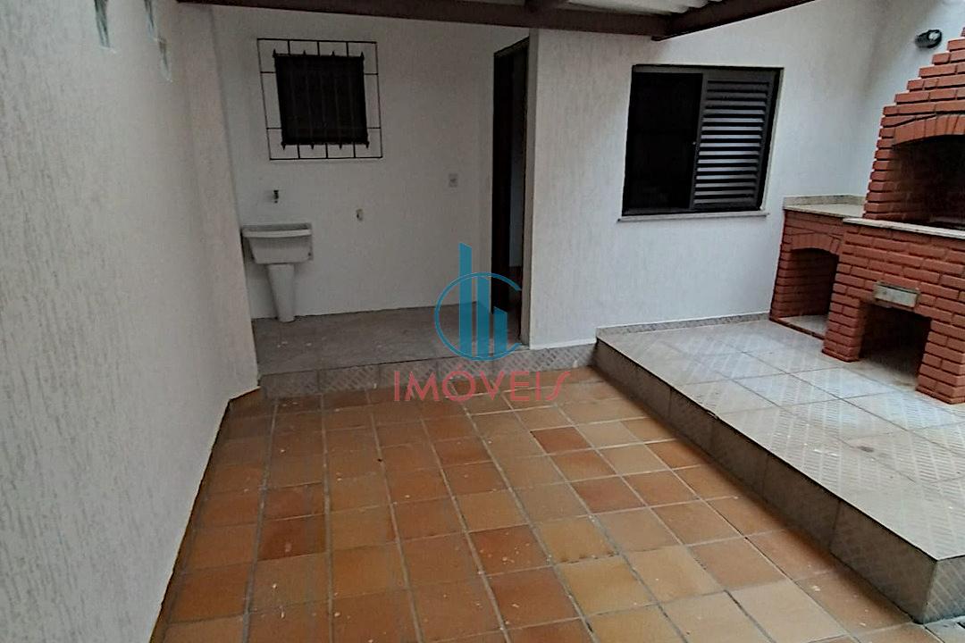 Casa à venda com 3 quartos, 135m² - Foto 1