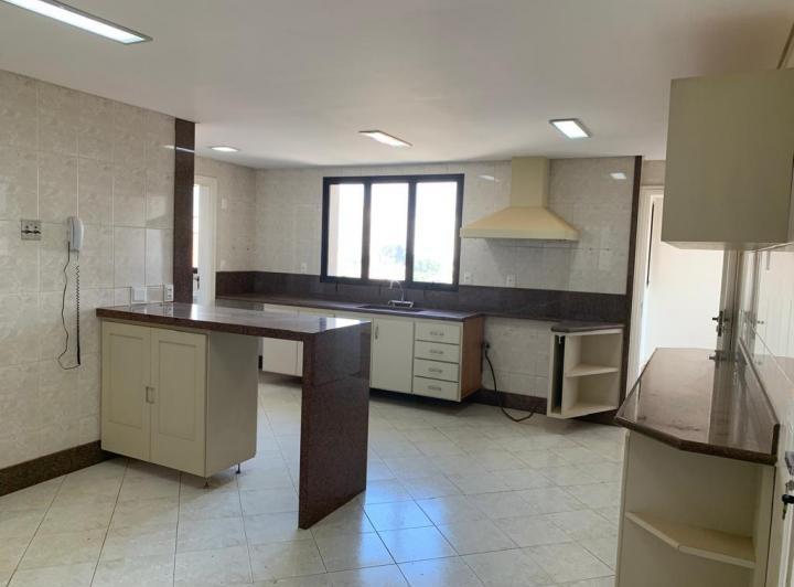 Apartamento à venda com 4 quartos, 255m² - Foto 1