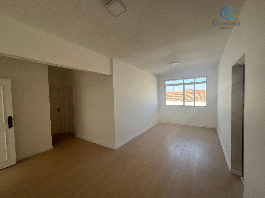 Apartamento à venda com 2 quartos, 76m² - Foto 1