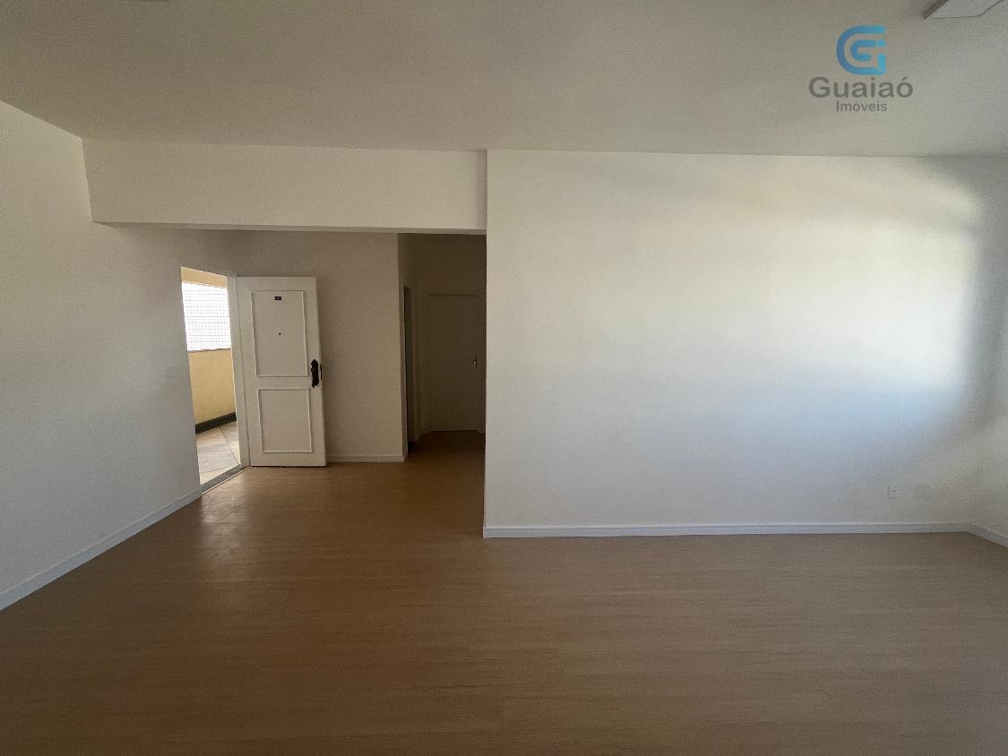 Apartamento à venda com 2 quartos, 76m² - Foto 3