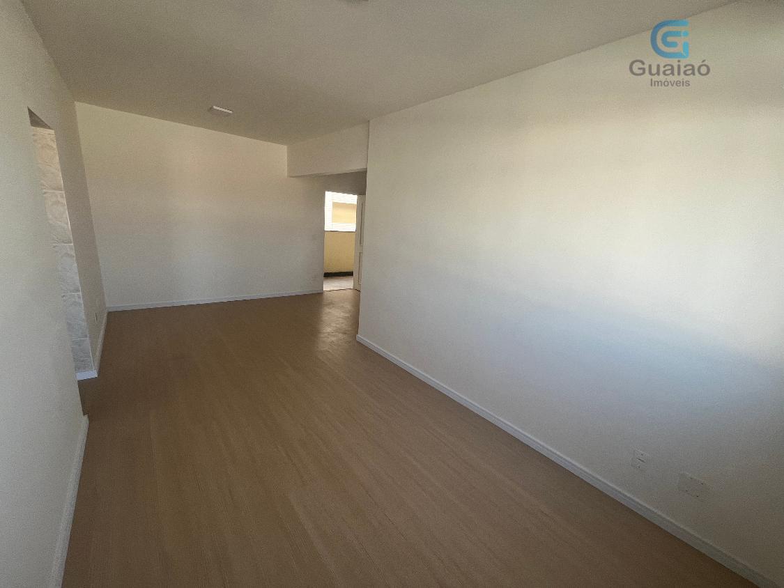 Apartamento à venda com 2 quartos, 76m² - Foto 2